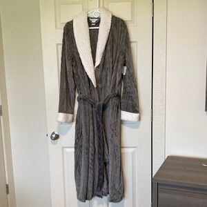 Liz Claiborne Robe, sz Large Tall, nwt